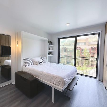 Slope Side Studio In The Heart Of Canyons Village With Heated Pool & Hot Tub! Park City Exteriér fotografie